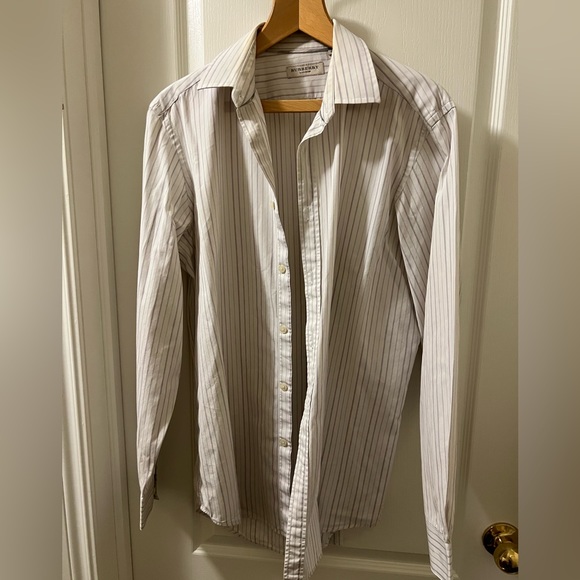 Burberry Men’s dress shirt. Neck size: 16 1/2. Chest size: 42 - Picture 1 of 3